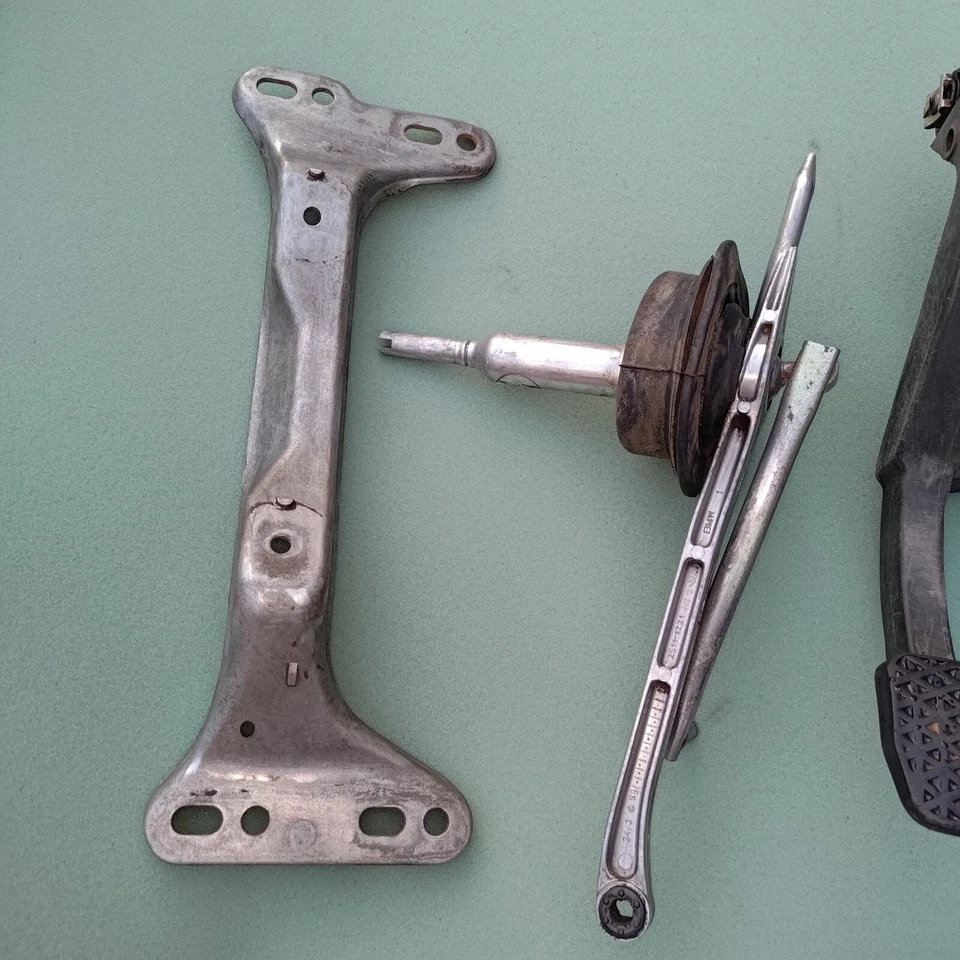 Caja de cambios manual BMW E36 5sp 325 320 pedales soporte transversal y palanca de cambios Foto 2 de 4