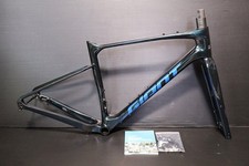 Giant Revolt Advanced 2 Carbon Gravel Bike Fr...