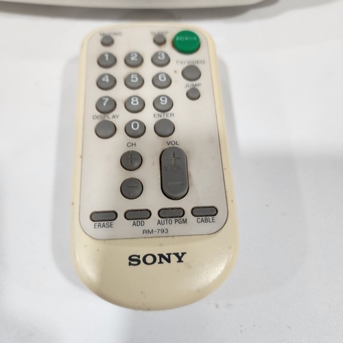 Vintage Sony Trinitron Color TV 9” KV-9PT40 W/ OEM Remote - Picture 8 of 9