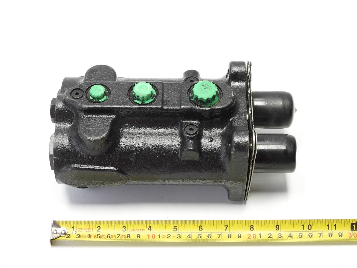 JLG 1001106836 Brake Valve Telehandler Skytrak 6036 6042 JLG 1001106836 Brake Valve Telehandler Skytrak 6036 6042