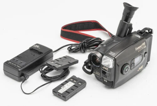 JVC Camcorder mit VHS-C