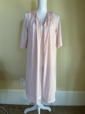 VTG Vassarette Small Pink Short Nightgown  Robe Lingerie Set Nylon Made In USA