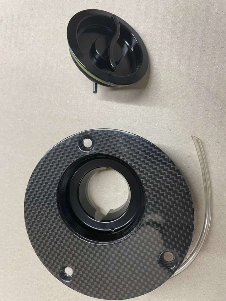 Tapa Accossato Gas FIBRA DE CARBONO para Ducati (muchos) Tapa de combustible de giro rápido Foto 3 de 4