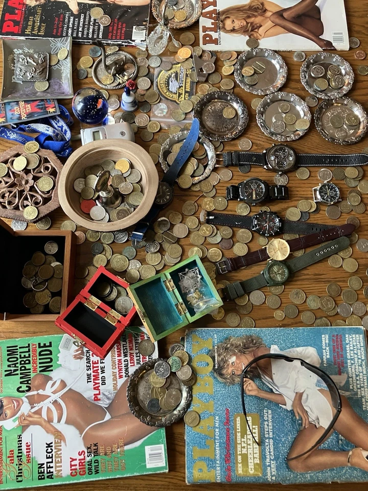 Coleccionables Cajón Chatarra Fichas Playboys Relojes Enorme Lote Mixto De Colección Explosión Foto 2 de 4