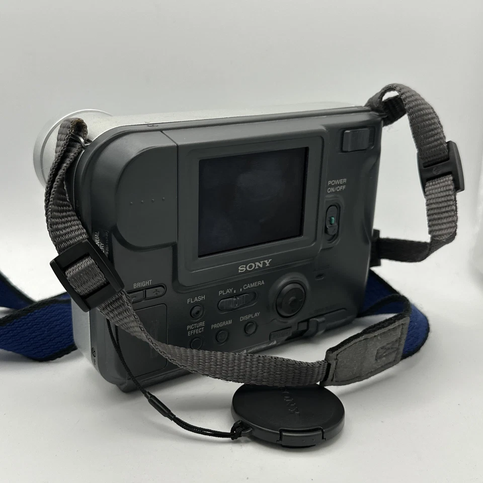 Sony Mavica MVC-FD75 Digital Still Camera 10x Zoom – As-Is Untested No Battery - Image 2 of 4