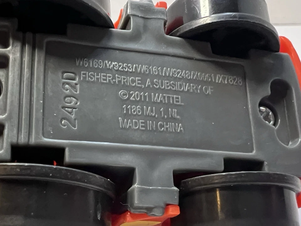 Fisher Price Wheelies Disney Pixar Cars Lightning McQueen Car Little People RARO Foto 3 de 3