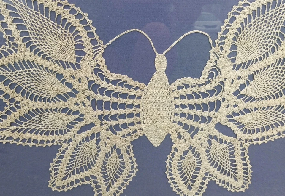 Vtg Framed Matted Large Ornate Ivory Butterfly Crochet Doily 22.5x18.5 Retro 70s - Image 3 of 4