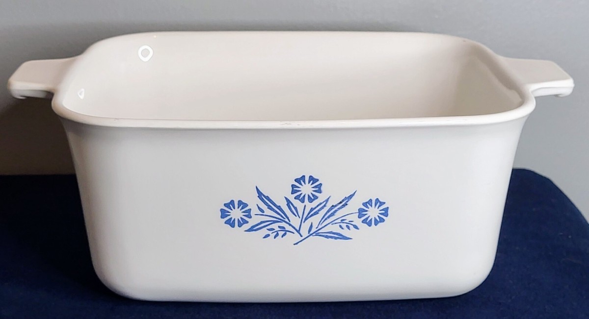 Vintage Corning Ware Blue Cornflower 1.5 Quart #P-4-B Casserole