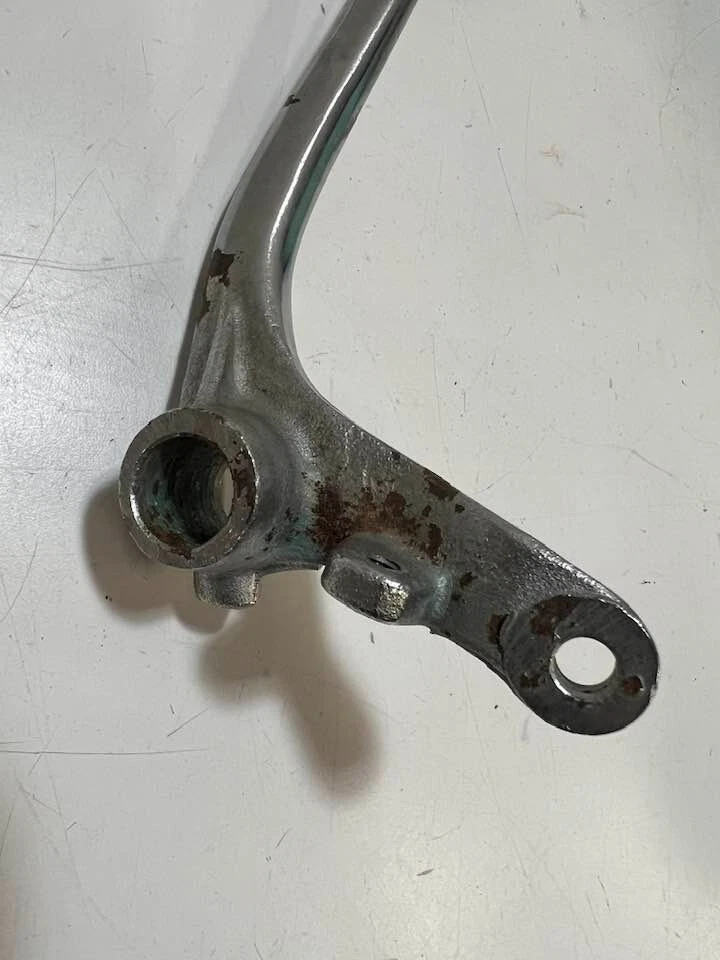 Pedal de freno trasero Yamaha NOS YDS2 Foto 2 de 4