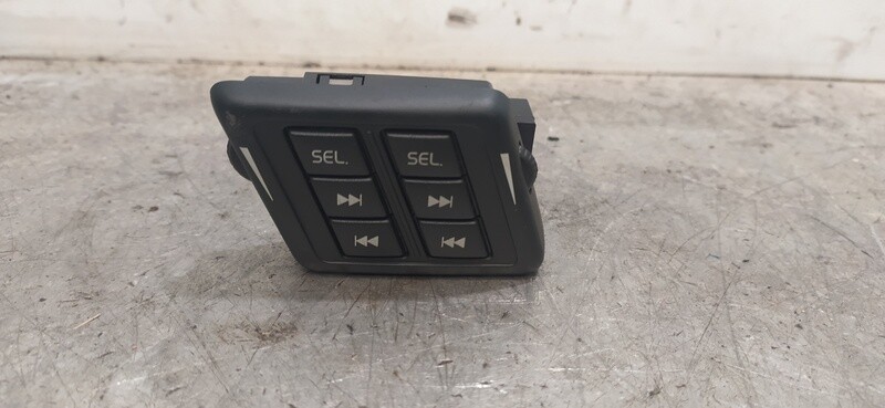 VOLVO XC90 2.5 20V Turbo Multi-Function Grip 2002 Model 182509