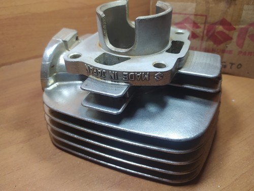 Cylinder Block Suzuki GT100 GT 100 Nos Genuine Japan - Foto 2 di 8