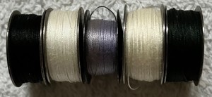 Sewing Machine Metal Bobbins w/Thread (Black/White/Gray! ***VINTAGE***