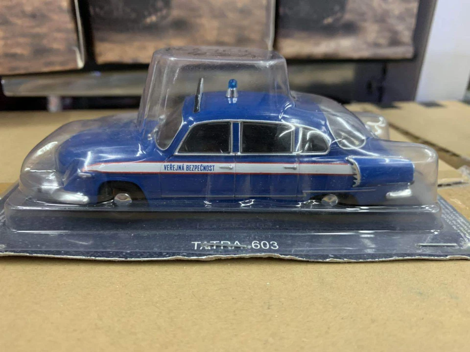 IXO 1:43 TATRA 603 Coche de Policía DieCast Modelo Colección Juguete Foto 2 de 3