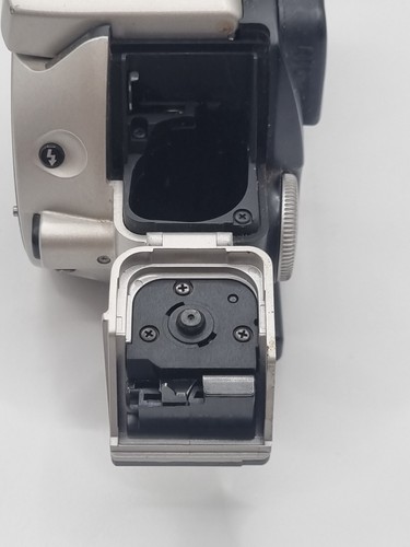 Untested Canon EOS IX7 Professional Camera Silver And Black Coloured - Picture 13 of 14
