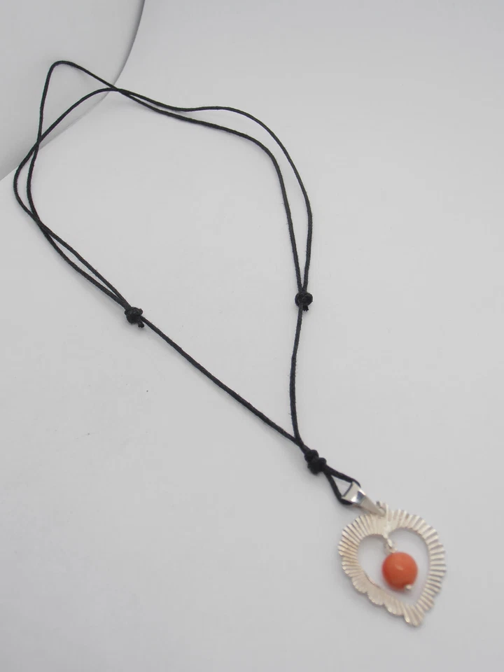 Ciondolo con Cuore in Argento 925 e Corallo Rosa Naturale - Pendente Girocollo - Immagine 4 di 4