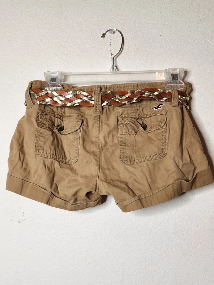 Vintage Hollister Women's Khaki Shorts Size 1 and Gold/Brown Shiny Belt - Image 3 of 4
