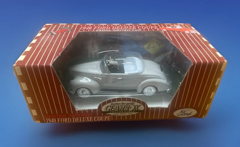 GEARBOX COLLECTIBLE 1940 FORD DELUXE COUPE PEDAL DRIVEN CAR DIECAST LOT OF 3 - Image 2 of 4