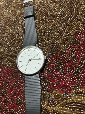 Vintage Quartz Timex White Face Gold Q Quantum M Cell Men s Watch Black