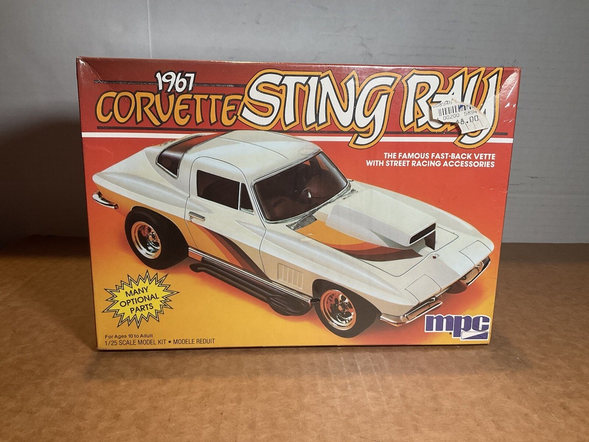 MPC 1967 Corvette Sting Ray1:25 scale Model Kit New Factory Sealed