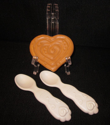 Little Tikes Tenderheart Kitchen ''White Spoons Heart Bun Cake'' Replacements 2002