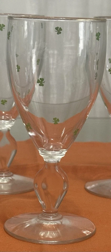 Juego de 5 tréboles de café irlandés vintage con borde dorado con tallo de vidrio Foto 2 de 4