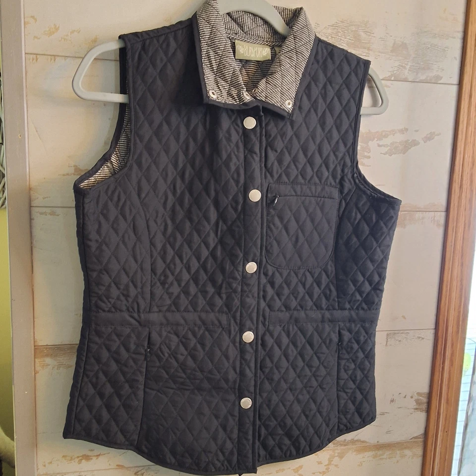Blassport Womans Black quilted Snap Vest Sz Small - Image 4 of 4