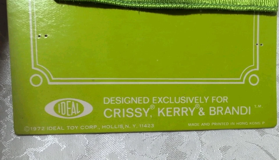 De Colección Crissy Moda Muñeca Conjunto VESTIDO VERDE Ideal Estampado en Hong Kong Foto 3 de 4