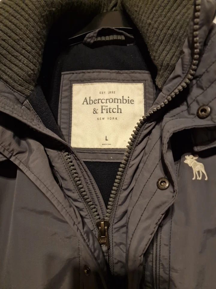 Abercrombie & Fitch Large Grey Hooded Fleece Lined Jacket. - Image 2 of 4