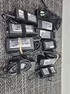 10 x Job Set gebraucht HP Schwarz Runde Spitze Laptop Ladegeräte 19 V Mix Amp Box 60