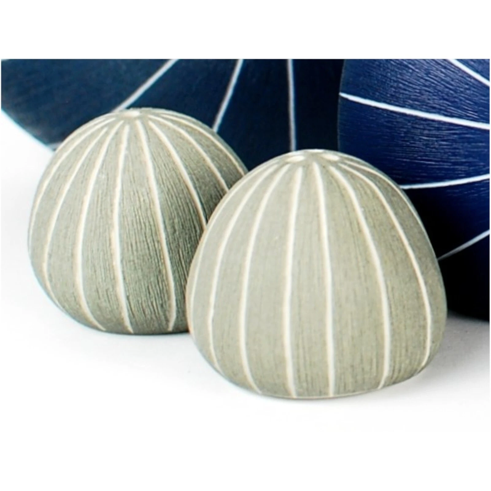 Handmade Porcelain Salt and Pepper Shakers Modern Art Kitchen Decor (PEBBLE SNP)