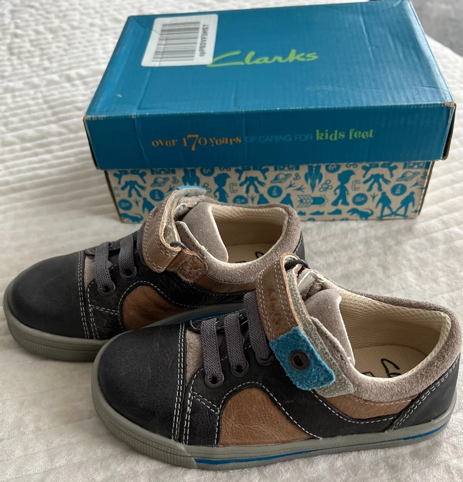 Clarks Boys Leather Suede Casual Gray Shoes Size 9 G 27 EURO NEW IN BOX - Image 2 of 4