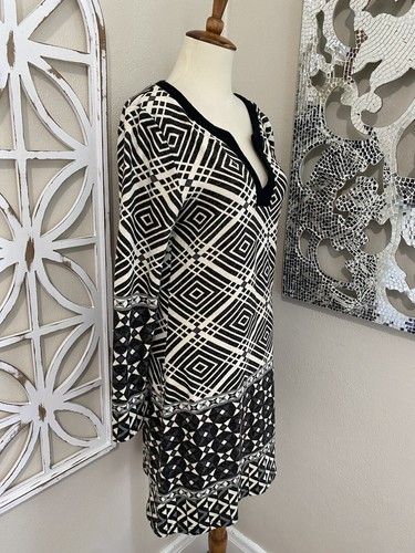 ARYEH small IVORY BLACK GRAY GEO PRINT LONG SLEEVE SHIFT DRESS - Picture 3 of 7
