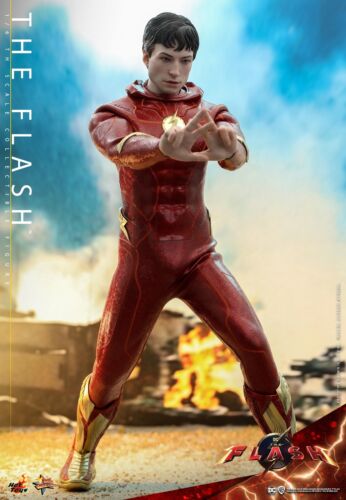 New Hot Toys MMS713 The Flash Standard Edition 1/6 Action Figure In Stock - Picture 10 of 21
