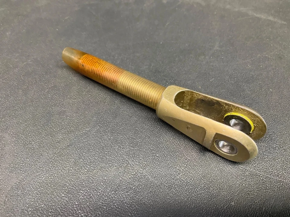 EXTREMO VARILLA HORQUILLA AVIÓN CASA 212-46432-05-01 NUEVO EXCEDENTE (2 DISPONIBLES) Foto 2 de 3