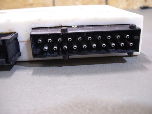2000 BMW 528i - General body control module unit GMIII (low) OEM 61356901227 - 第 5/8 張圖片