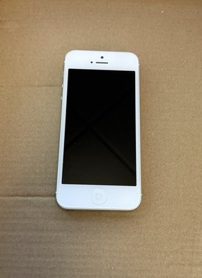 Apple iPhone 5 ホワイト 本体 箱付き Apple iPhone 5 (White-Silver, 32GB) : Amazon.in: Electronics