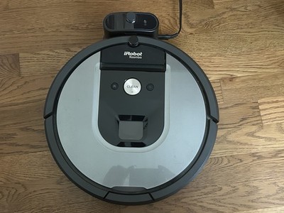 iRobot Roomba 960 Robot Vacuum Cleaner With Charger