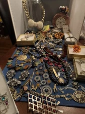 Antique Vintage Junk Drawer Jewelry Estate Sale Find Lot Q-49
