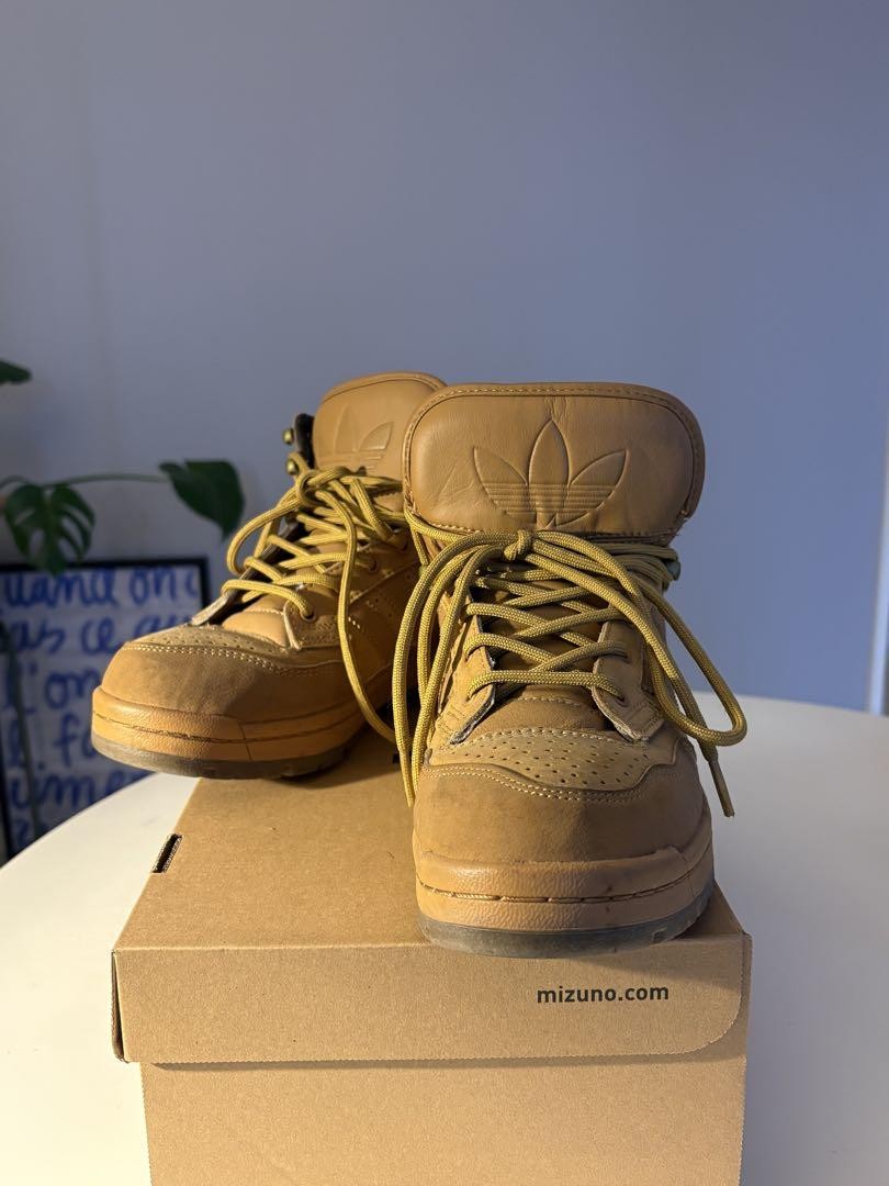 Adidas Originals Brown High Cut Sneakers Men’s UK Size 9 Used Adidas Originals Brown High Cut Sneakers Men’s UK Size 9 Used