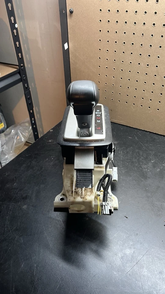 2003 03 Honda Civic Automatic Transmission Floor Shifter OEM - Image 2 of 4