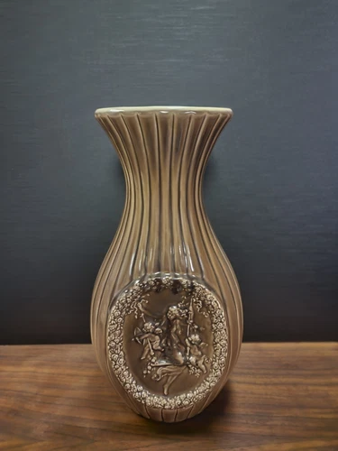 Redwing Pottery Cheru. Vase, 776 - Excellent Condition, Brown with yellow