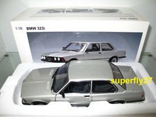 1:18 AUTOart 75112 BMW 323i 1977 polarissilver/argento, NUOVO & IMBALLO ORIGINALE RARO