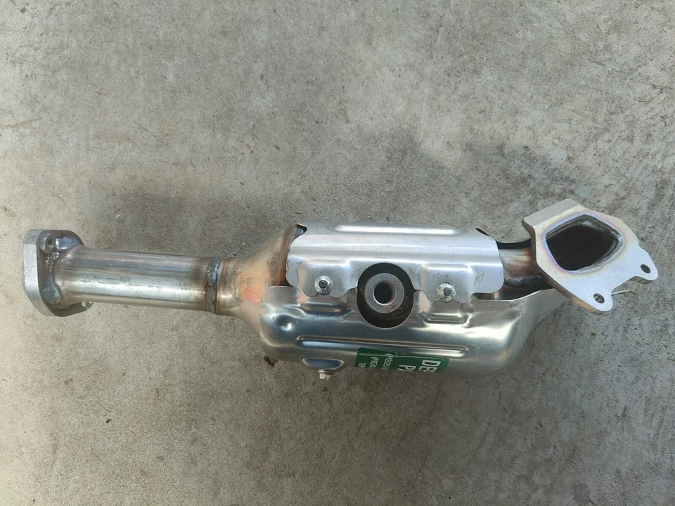 Genuine Mopar RH Catalytic Converter For Jeep Wrangler JK 3.6L 12-18 68085119AB - Image 3 of 3