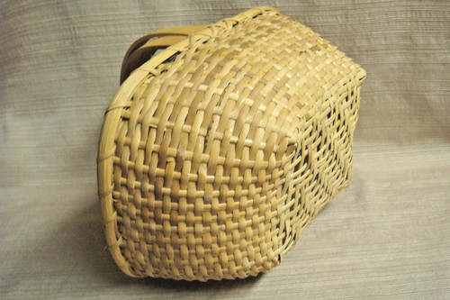 Attractive Blonde Wicker Basket - EUC - 8 x 11.5 x 4.5 - Bild 7 von 8