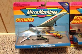 Vintage 1993 Lot of (5) Micro Machines Action/Military/Skyline Collections