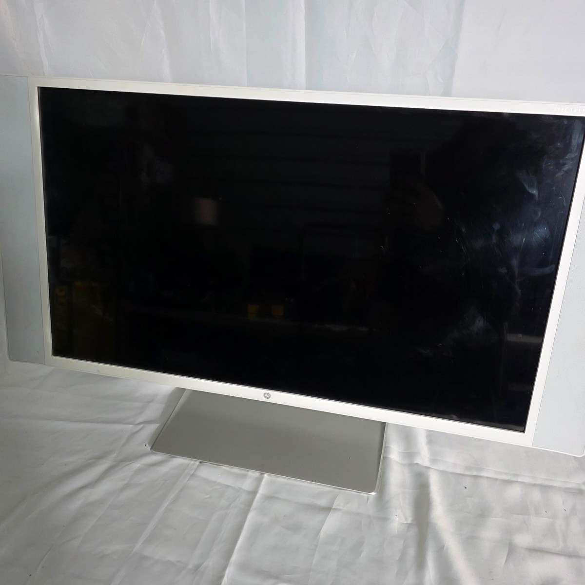 HP Spectre 32-inch Studio Display 4K Monitor w/ Built-in Speakers