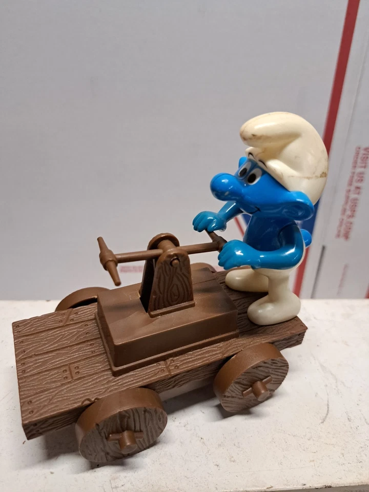 1982 Galoob The Smurfs railroad car does not work decorative only - Image 2 of 4
