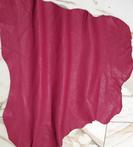 LEDER TIP 40045-UC, Lederreste, 1 Lederhaut 0,8mm, himbeerrot nappa - Picture 2 of 2