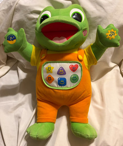 Vintage 2001 Hug and Learn LeapFrog Baby Tad Electronic Plush Frog Educational