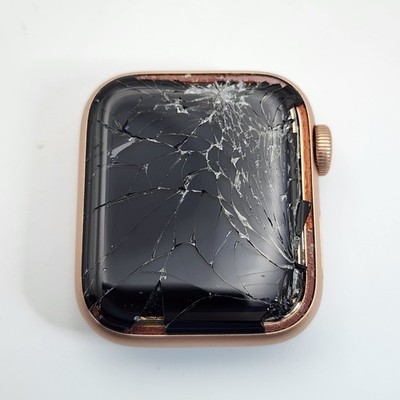 Apple Watch Series SE 40mm A2353 32GB Gold Aluminum (Cellular) - 20NM - 20NM